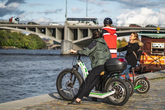 Rent your E-Scooter Hugo Bike in Prague! - Who will enjoy this more than a walking tour