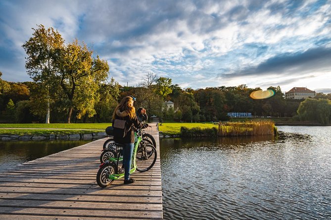 Rent your E-Scooter Hugo Bike in Prague! - Practical details that affect your day