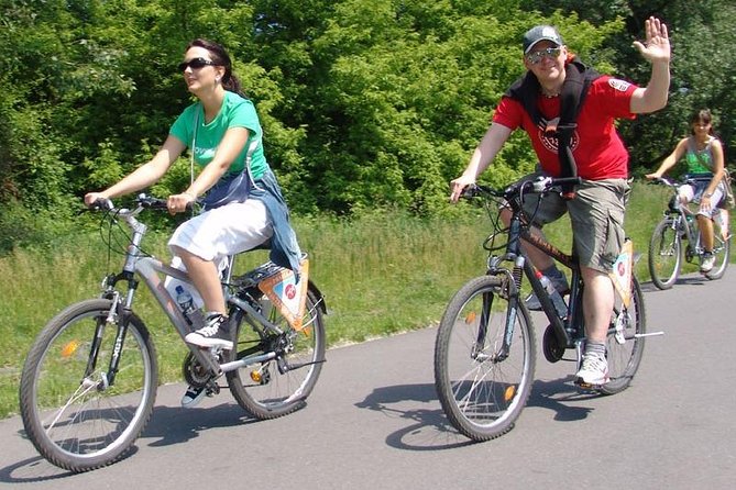 River & Park Bike Tour to Troja Chateau (Private small groups) - Troja Chateau and its formal gardens