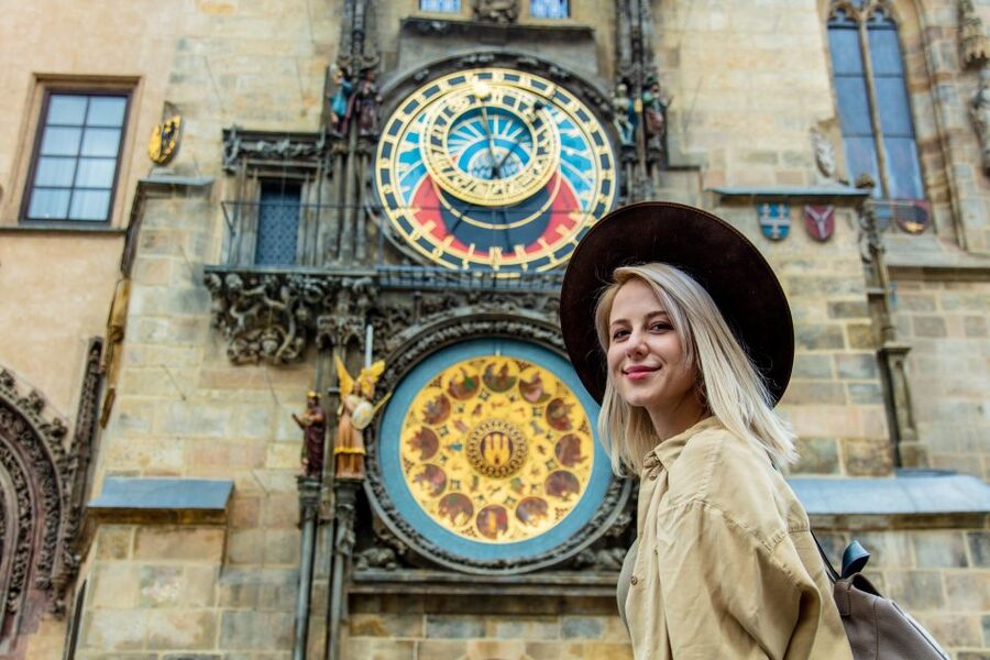Romantic Photoshoot Experience for Couples in Prague - What the photographer adds to the experience