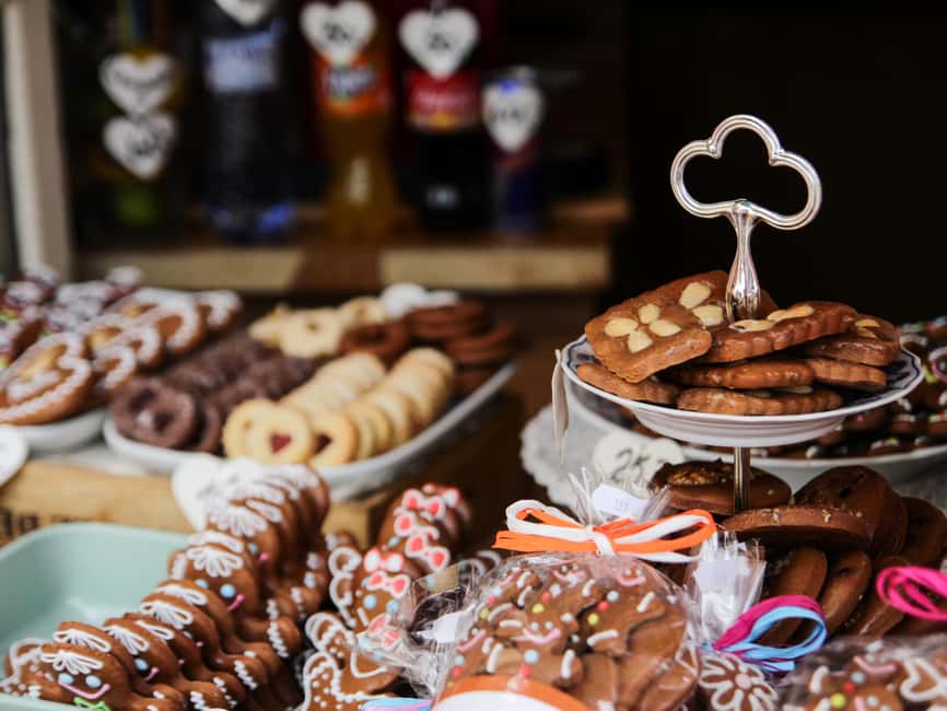 Secret walking Food Tour Prague - Fresh gingerbread at a local shop