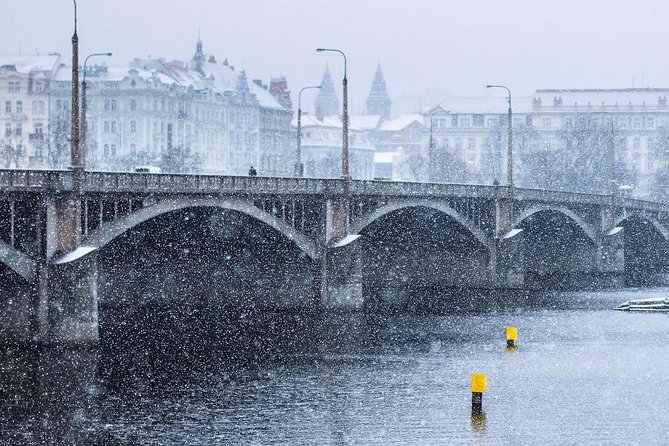 Shared Arrival Transfer: Prague Airport to Hotels - Booking details that deserve careful attention