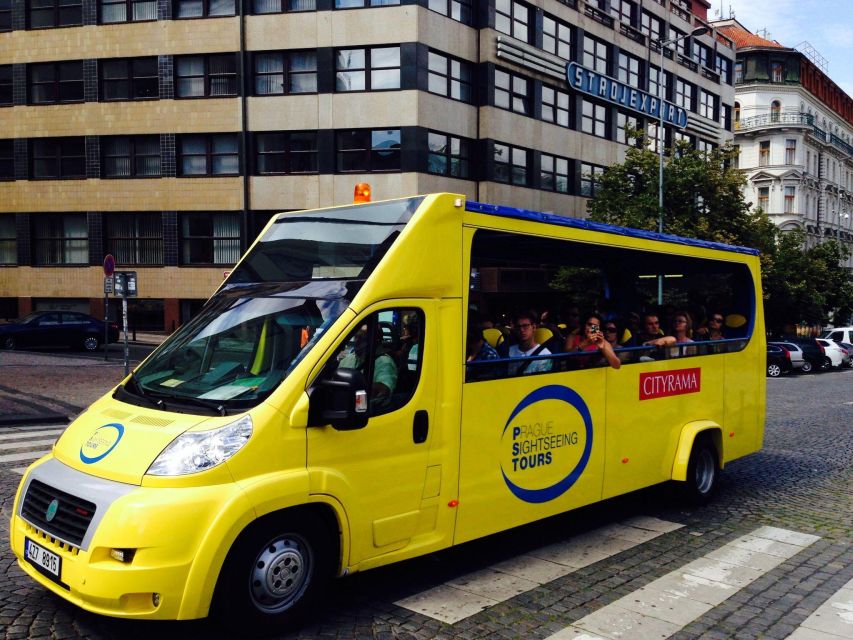 Short city tour by bus - 1 hour - A quick ride through Prague’s historic center