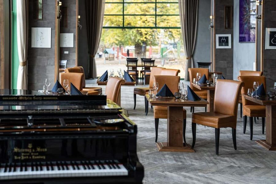 Sinatra Tribute. Concert & dinner. - Why the Mánes setting changes the evening