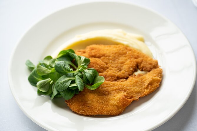 Sinatra Tribute Show and Dinner Experience in Manes - Why Mánes makes the evening special