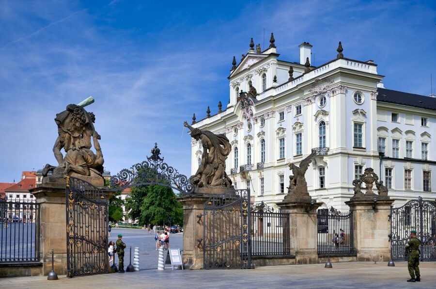Skip-the-line Lobkowicz Palace Private Tour & Concert - The 3.5-hour option and the midday concert