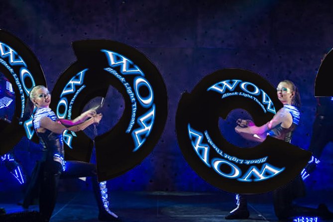 Skip the Line: WOW Show Black Light Theater in Prague Ticket - The fluorescent performers and 4D effects