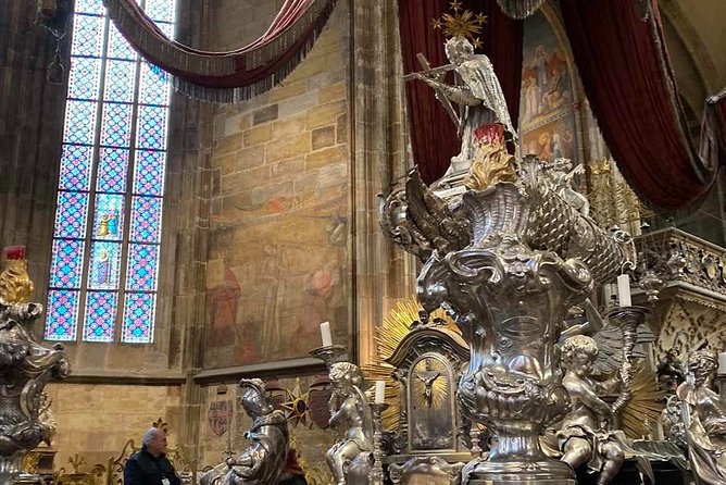 Small-Group Tour of Prague Castle with a local guide - St. George’s Basilica, older and more intimate