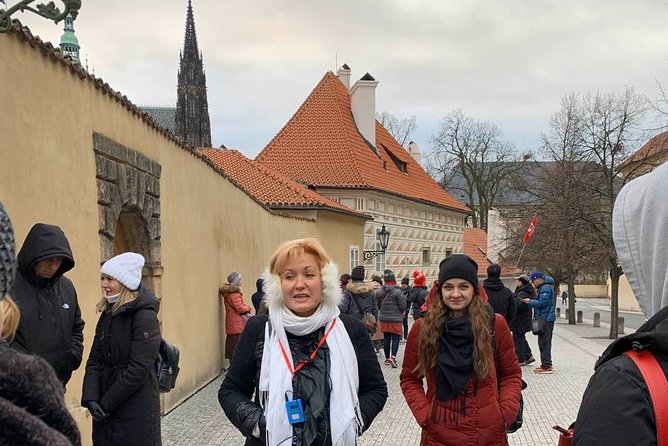 Small-Group Tour of Prague Castle with a local guide - What the 2.5-hour format really gives you