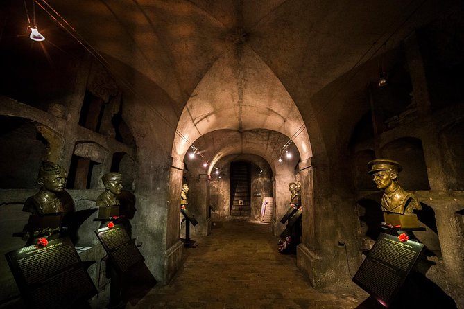 Small-Group World War 2 & Operation Anthropoid Tour in Prague - Starting beside Týnská 627/7