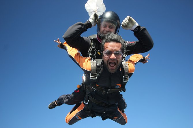 Tandem Skydiving Adventure in Prague - What the small group changes