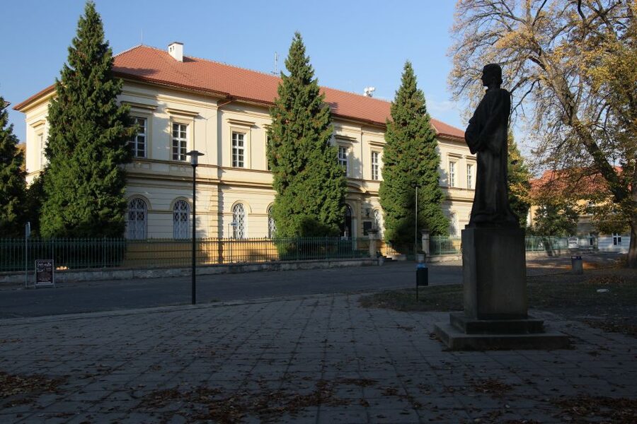 Terezin Memorial: Entry Ticket Combo w. Guided Walking Tour - Magdeburg Barracks and the ghetto administration
