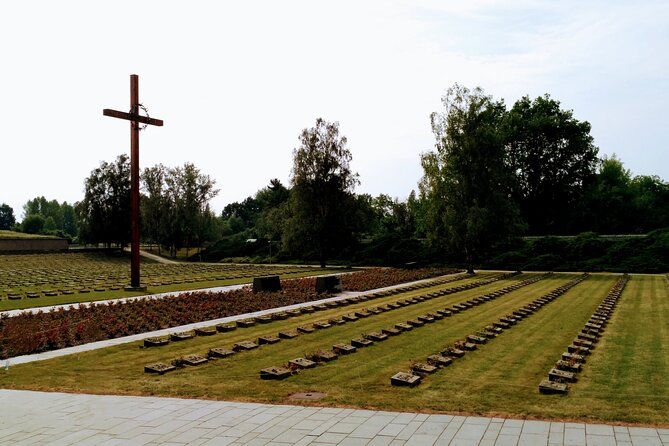 Terezin: Private Half-Day Tour from Prague - The small synagogue and a cramped place of worship