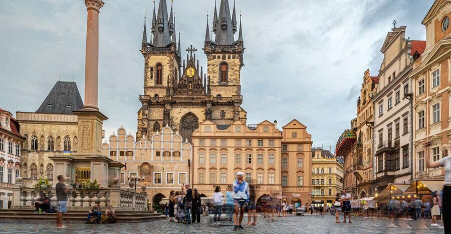 The Royal road, walking tour in french - Starting at Celetná Street and Týn Yard