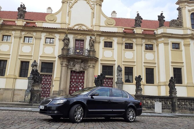Transfer from Prague Hotel to Airport Prague - Leaving Prague Without a Luggage Relay Race