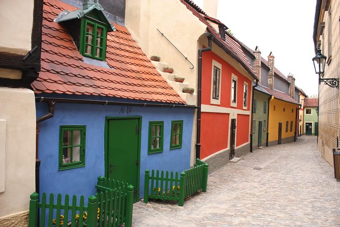 Two-Hour Morning Walking Tour of Prague Castle - St. George’s Basilica and the final city view