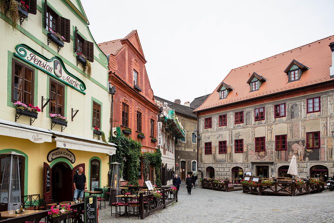 UNESCO Cesky Krumlov from Prague with Guided Tour and Transfer - Who should book this day trip