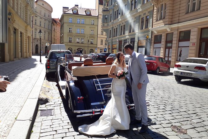 Vintage Cars Prague - Sightseeing Tour 90min / 1-6 pers. - Two synagogues in Prague’s Jewish Quarter