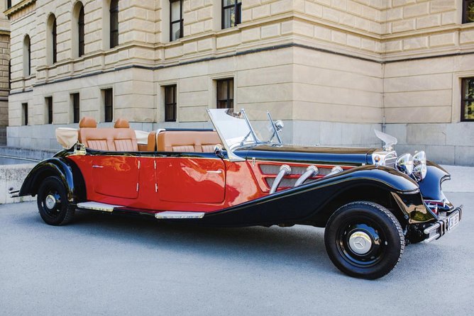 Vintage Cars Prague - Sightseeing Tour 90min / 1-6 pers. - St Nicholas Church in Lesser Town