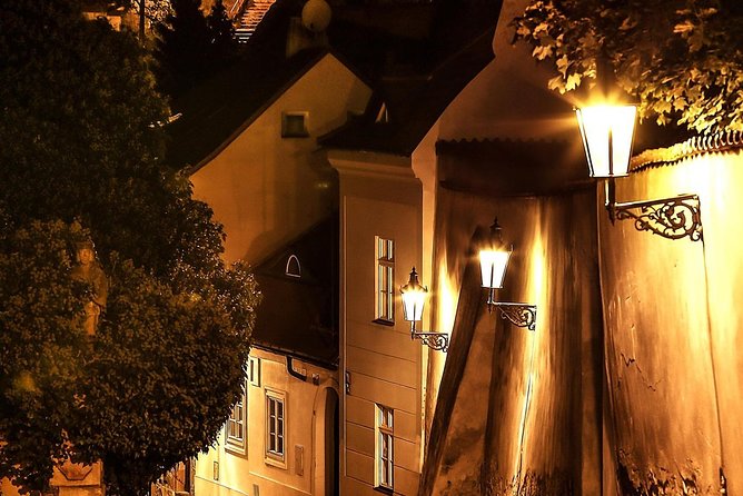 VIP Private tour Prague: Castle, Lunch, Beer, Boat - Strahov Monastery and a beer with a view