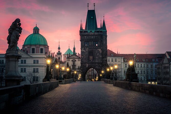 VIP Tour: Professional photos - You and Prague Best Monuments - What the photographer adds