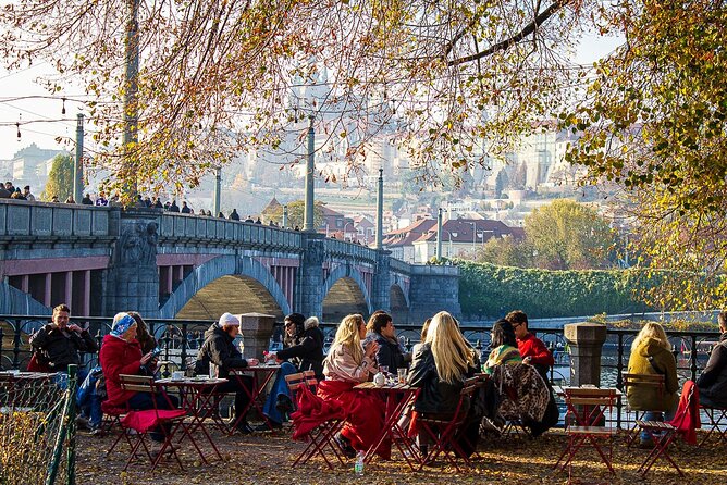Walking through ages: 11th to 21st century, Prague flavoured - Hradcanske Namesti and the Baroque Lesser Town