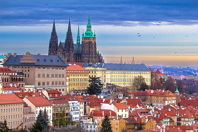 Walking through ages: 11th to 21st century, Prague flavoured - Wenceslas Square and the final 20 minutes