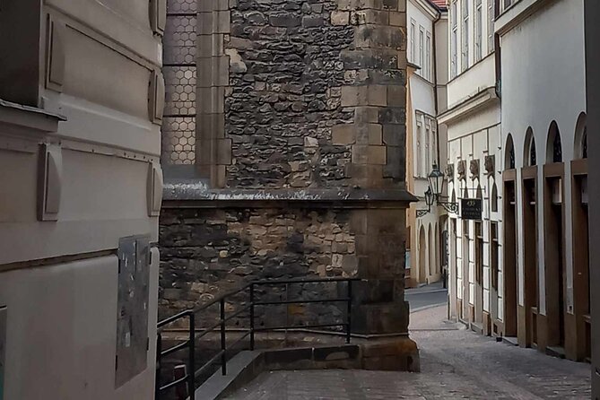Walking Tour in Prague with Local Historian - What Ivitsa adds to the experience