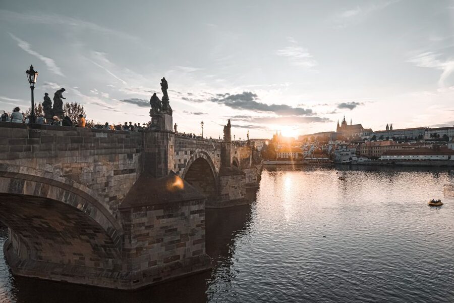 Walking tour of Prague in french: Old Town & Charles Bridge - Key points about this French Prague walk