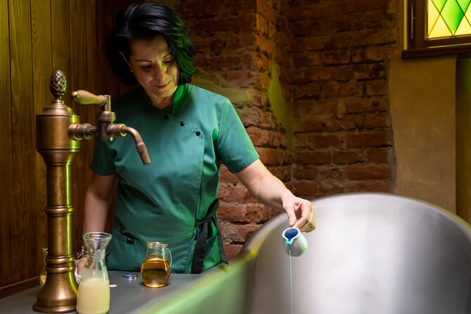 Wine SPA and Salt Cave for 1-12 people - Two glasses of wine or prosecco during the treatment