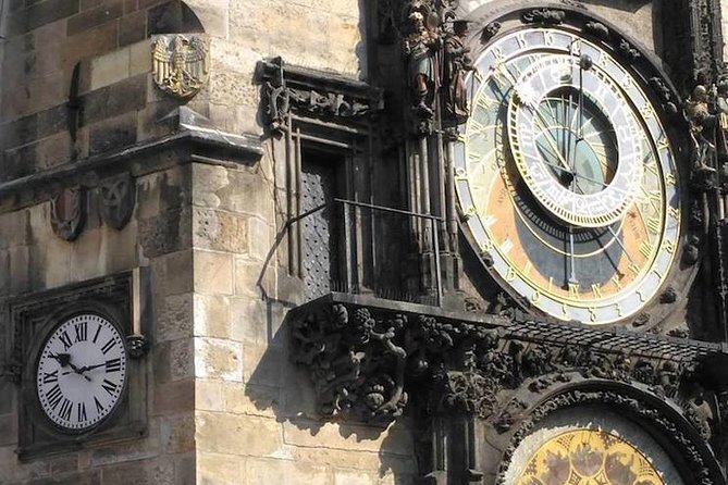 Your own guide for Old Town Highlights and Secrets Tour - Reading the Astronomical Clock