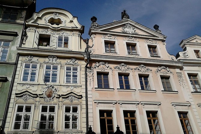 Your own guide for Prague Coronation Route Tour - Infant Jesus of Prague: a small church with worldwide importance